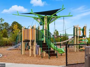 12958 Centre Park Circle 219, Herndon VA 20171