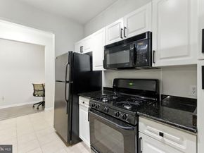 12958 Centre Park Circle 219, Herndon VA 20171
