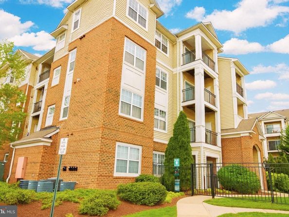 12958 Centre Park Circle 219, Herndon VA 20171