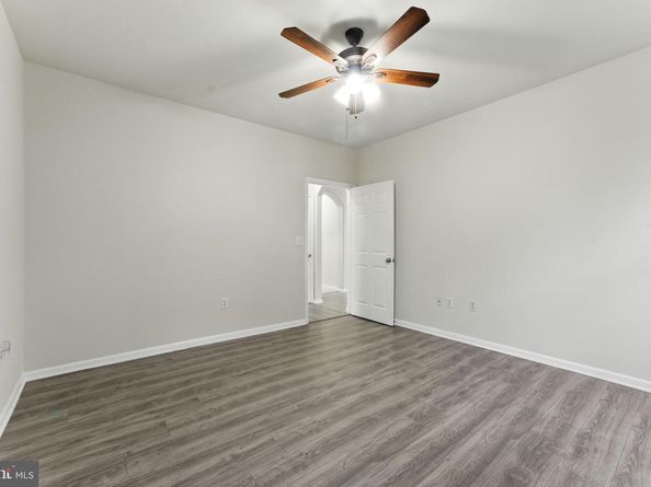 12958 Centre Park Circle 219, Herndon VA 20171