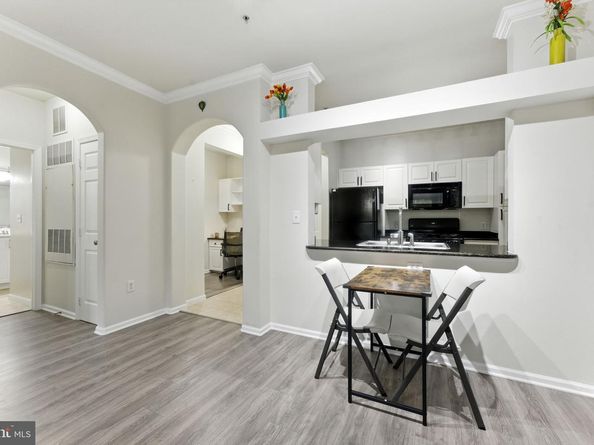 12958 Centre Park Circle 219, Herndon VA 20171