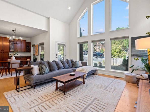 2046 S Shirlington Road, Arlington VA 22204