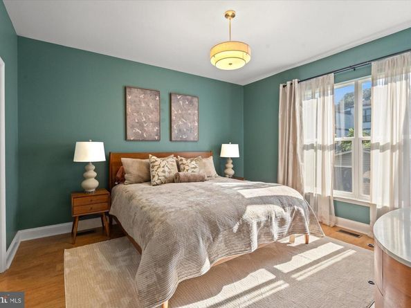 2046 S Shirlington Road, Arlington VA 22204