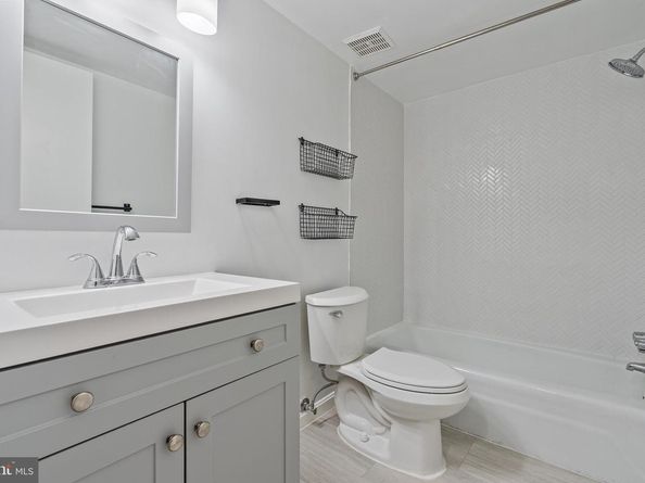 3000 7TH Street NE 124, Washington DC 20017