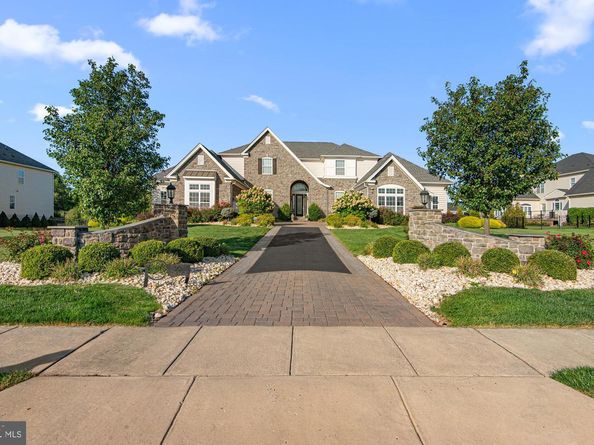 23 Oxford Drive, Ivyland PA 18974