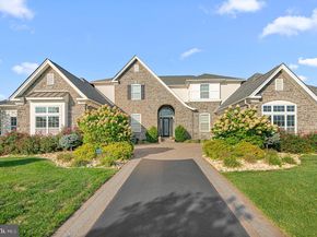 23 Oxford Drive, Ivyland PA 18974
