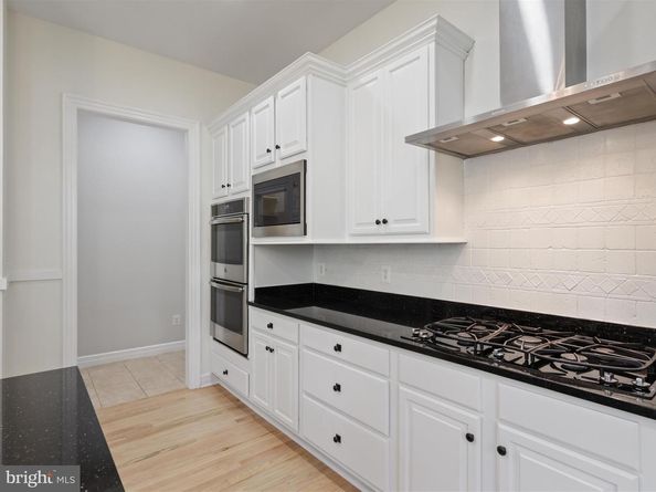 904 Locust Street, Herndon VA 20170
