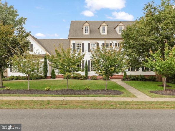 904 Locust Street, Herndon VA 20170