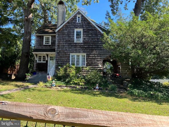 15 Oakland Road, Broomall PA 19008