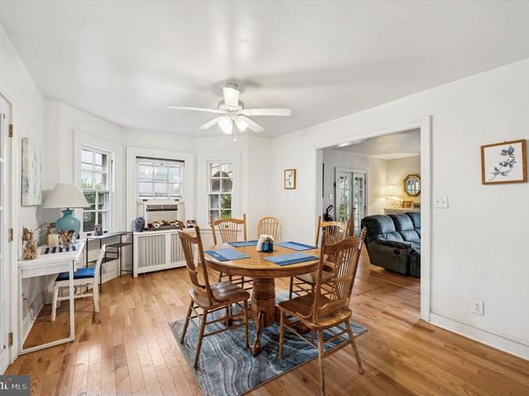 15 Oakland Road, Broomall PA 19008