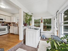 15 Oakland Road, Broomall PA 19008