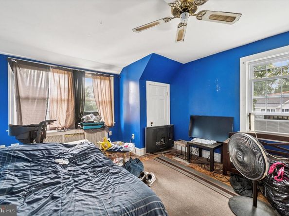 15 Oakland Road, Broomall PA 19008