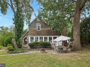 15 Oakland Road, Broomall PA 19008