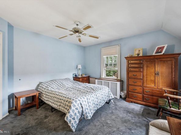 15 Oakland Road, Broomall PA 19008