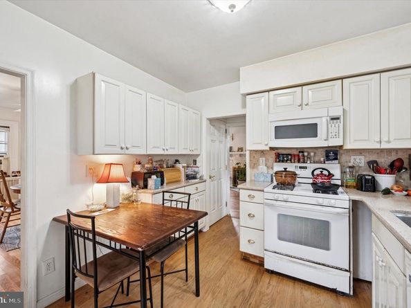 15 Oakland Road, Broomall PA 19008