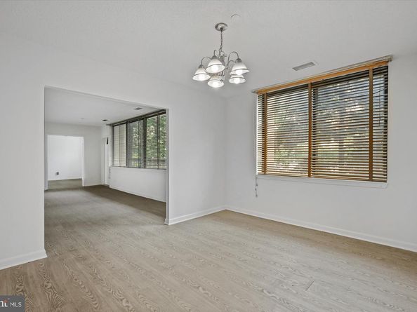 3709 South George Mason Drive 114, Falls Church VA 22041