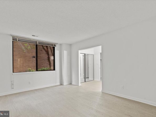3709 South George Mason Drive 114, Falls Church VA 22041