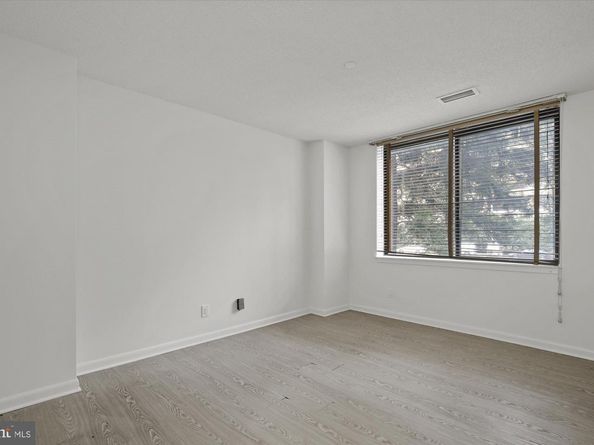 3709 South George Mason Drive 114, Falls Church VA 22041