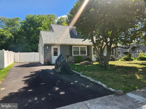 688 Carlisle Drive, Morrisville PA 19067