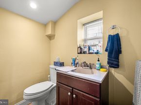 978 N Lawrence Street, Philadelphia PA 19123