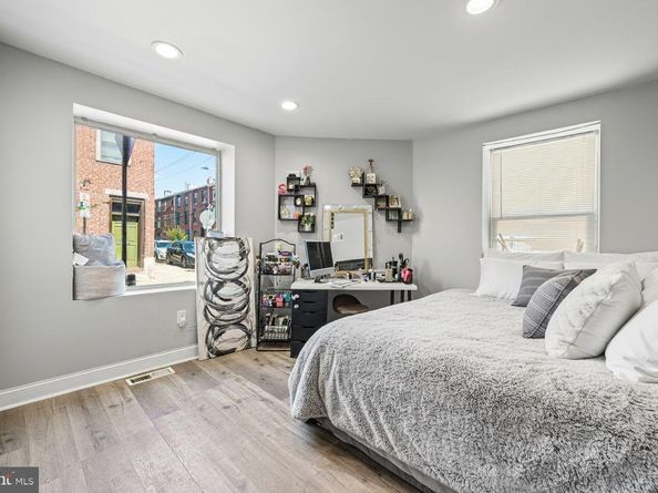 978 N Lawrence Street, Philadelphia PA 19123