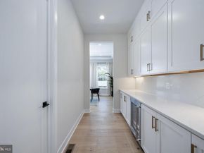 880 N Madison Street, Arlington VA 22205
