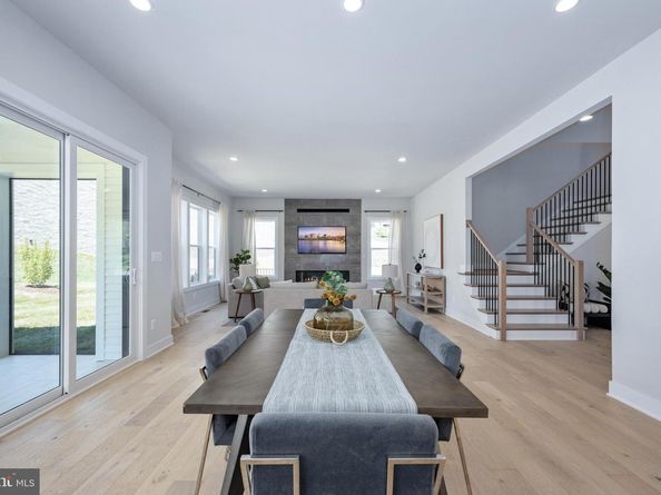 880 N Madison Street, Arlington VA 22205