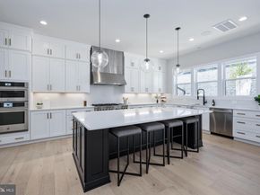 880 N Madison Street, Arlington VA 22205