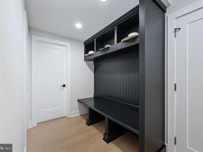 880 N Madison Street, Arlington VA 22205