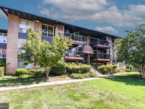 210 Park Terrace Court SE 62, Vienna VA 22180