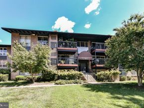 210 Park Terrace Court SE 62, Vienna VA 22180