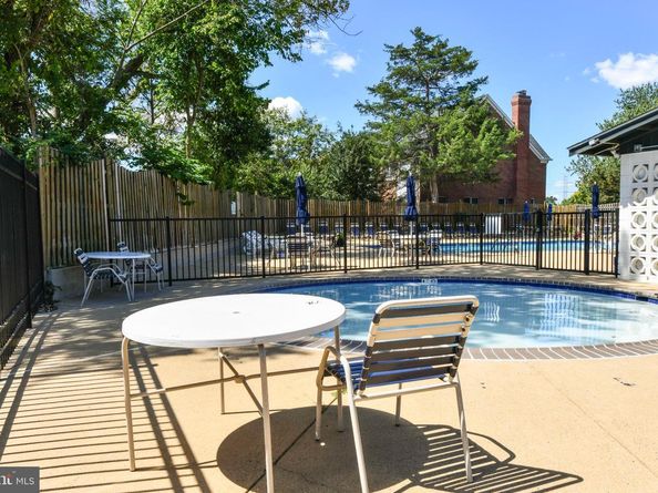 210 Park Terrace Court SE 62, Vienna VA 22180