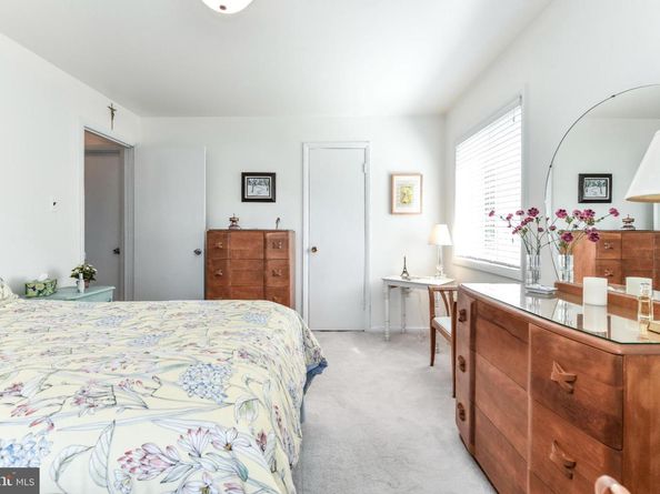 210 Park Terrace Court SE 62, Vienna VA 22180