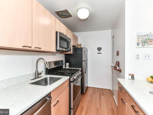 210 Park Terrace Court SE 62, Vienna VA 22180