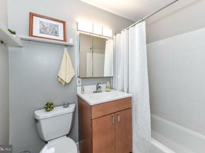 210 Park Terrace Court SE 62, Vienna VA 22180