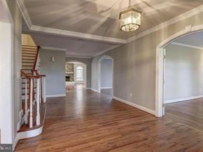 2082 Hunters Crest Way, Vienna VA 22181