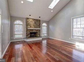 2082 Hunters Crest Way, Vienna VA 22181