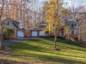 2082 Hunters Crest Way, Vienna VA 22181