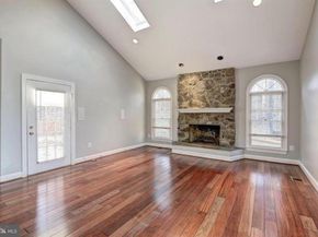 2082 Hunters Crest Way, Vienna VA 22181