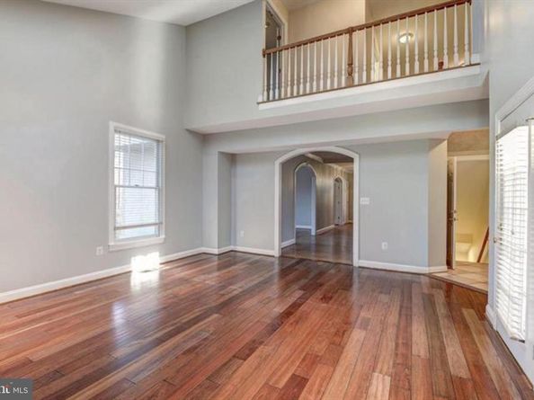 2082 Hunters Crest Way, Vienna VA 22181