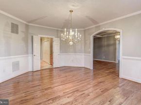 2082 Hunters Crest Way, Vienna VA 22181