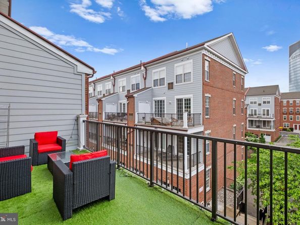 303 Surgeon Generals Court, Philadelphia PA 19146