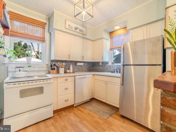 224 Ballymore Road, Springfield PA 19064
