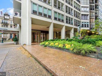 224 W Rittenhouse Square