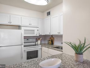 224 W Rittenhouse Square 217, Philadelphia PA 19103