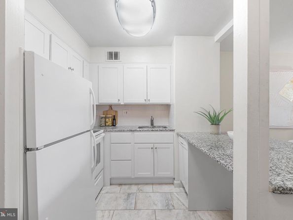 224 W Rittenhouse Square 217, Philadelphia PA 19103
