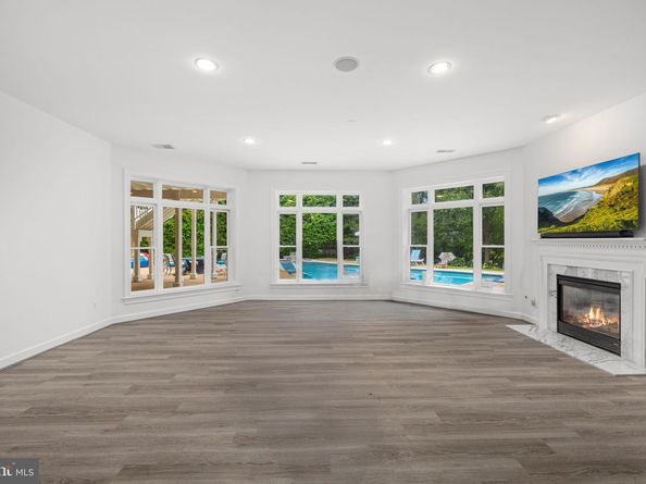 1200 Hunters Grove Court, Mclean VA 22102