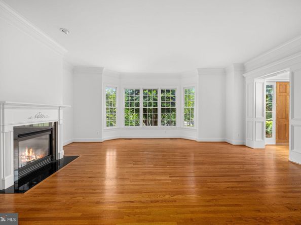 1200 Hunters Grove Court, Mclean VA 22102