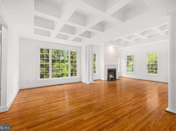 1200 Hunters Grove Court, Mclean VA 22102