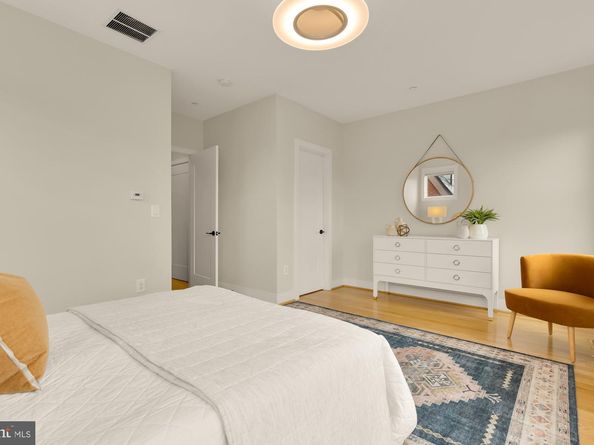 1311 D Street SE, Washington DC 20003